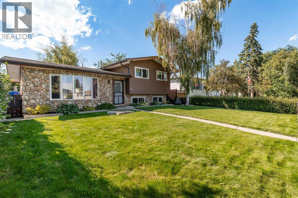 Single Family House 3 Level for Sale in  Forlee Drive SE Forest Heights Calgary 