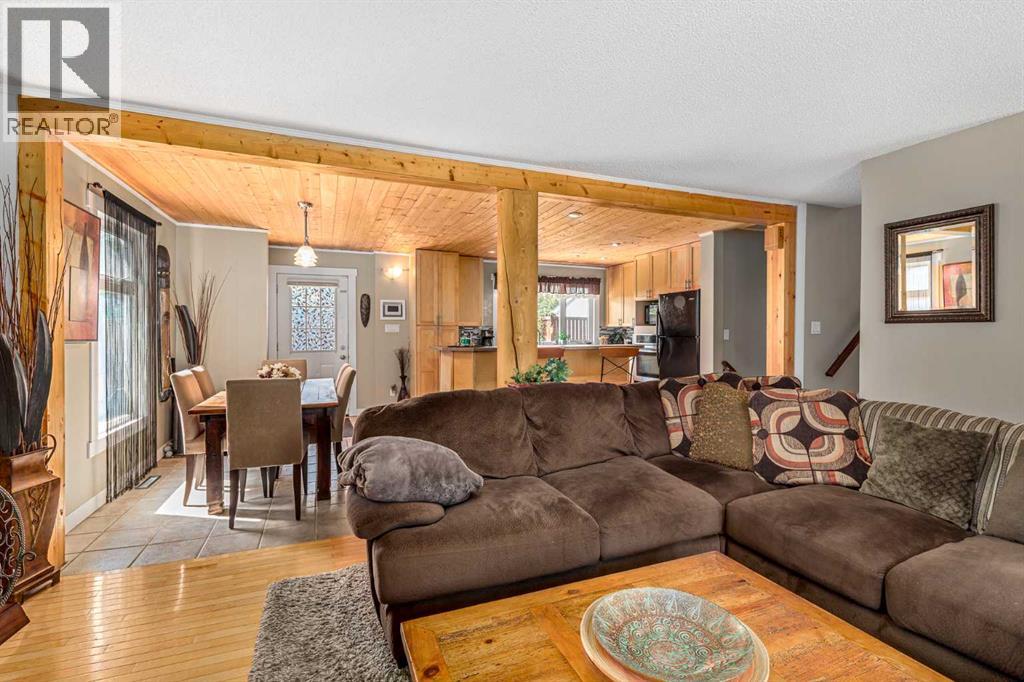 Single Family House 3 Level for Sale in  Forlee Drive SE Forest Heights Calgary 