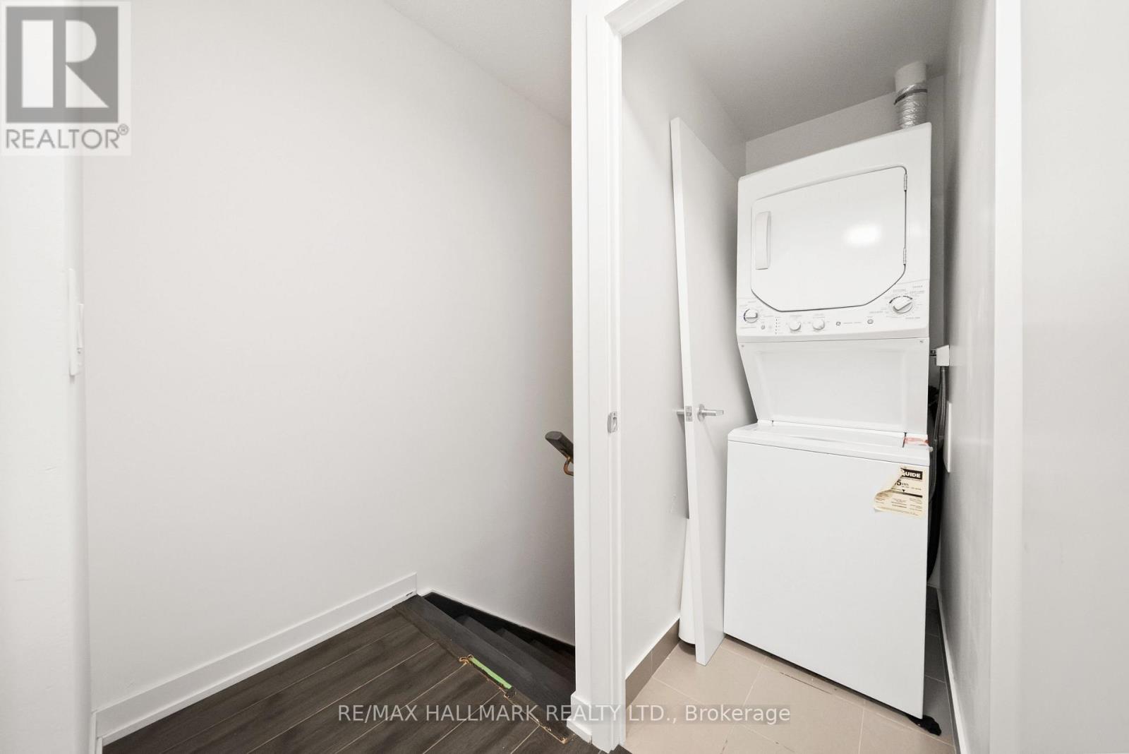 Photo 5 of Th 3 18 Rean Drive, Toronto ON