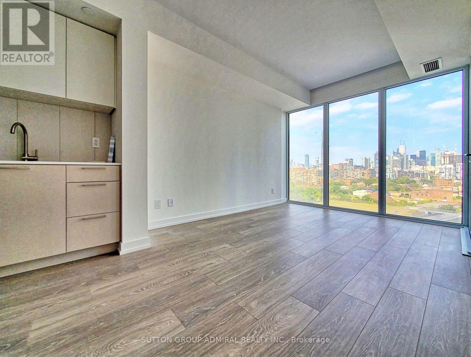 Photo 10 of 1222 19 Western Battery Road, Toronto ON