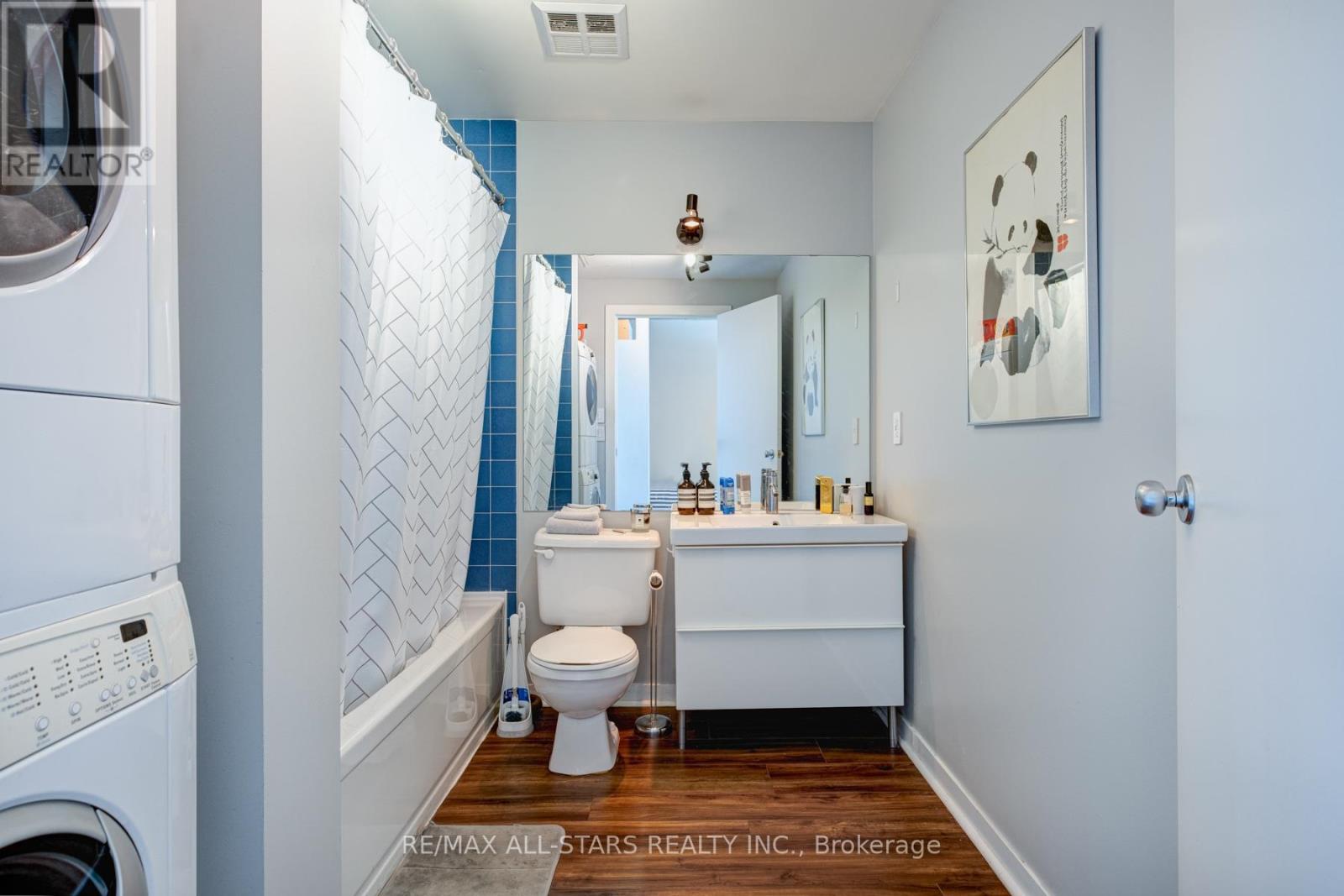 Photo 2 of 511 833 King Street W, Toronto ON