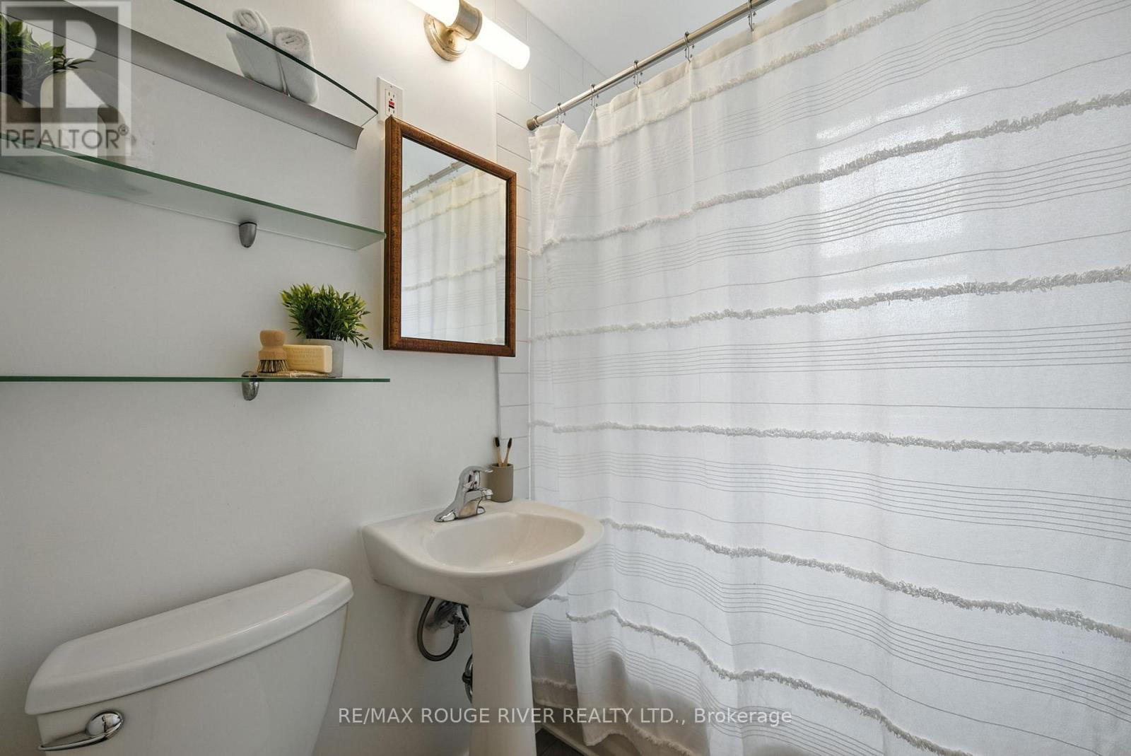 Photo 23 of 51 Elfreda Boulevard, Toronto ON