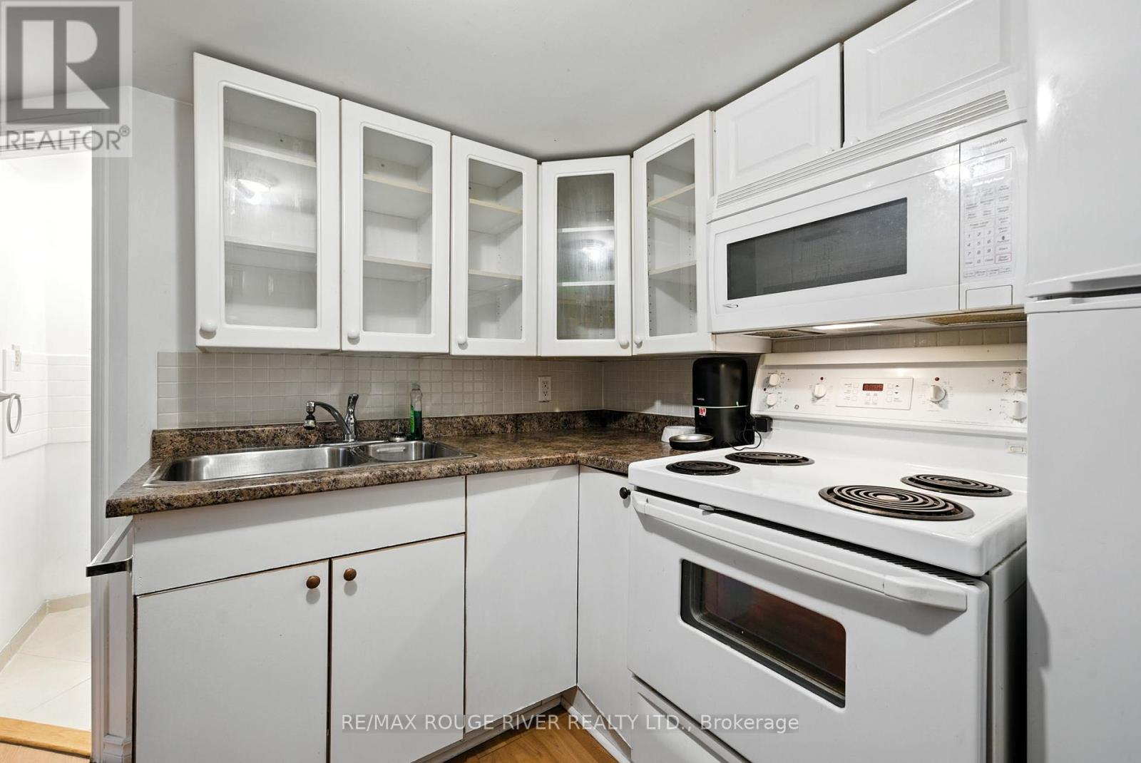 Photo 32 of 51 Elfreda Boulevard, Toronto ON