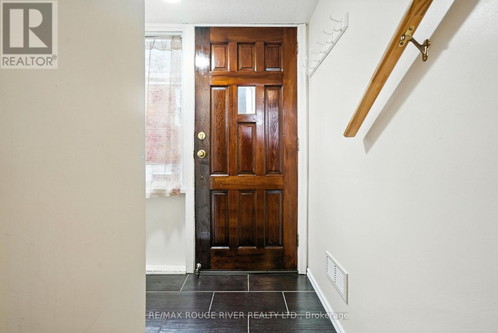 Photo 7 of 51 Elfreda Boulevard, Toronto ON