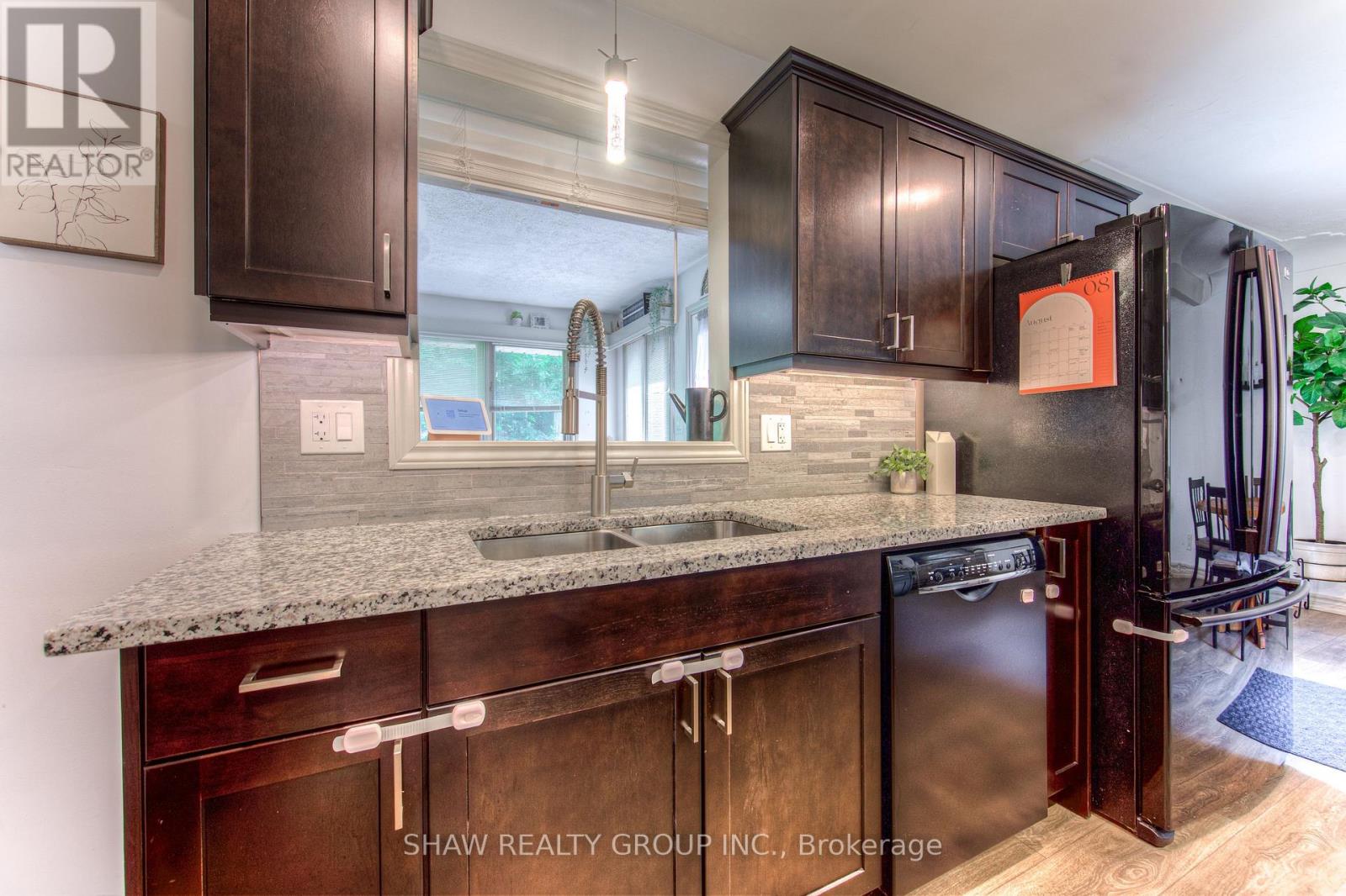 Photo 14 of 95 Silver Street, Brant ON