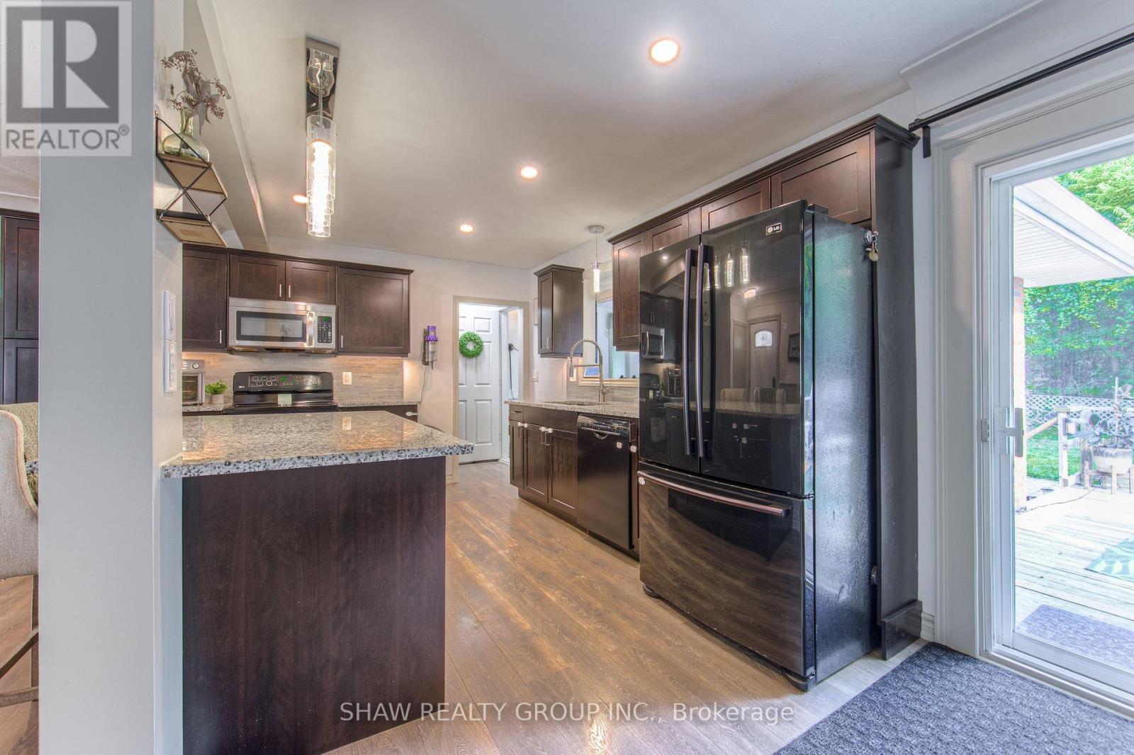 Photo 16 of 95 Silver Street, Brant ON