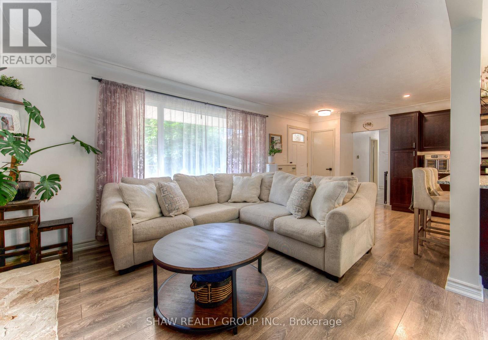 Photo 18 of 95 Silver Street, Brant ON