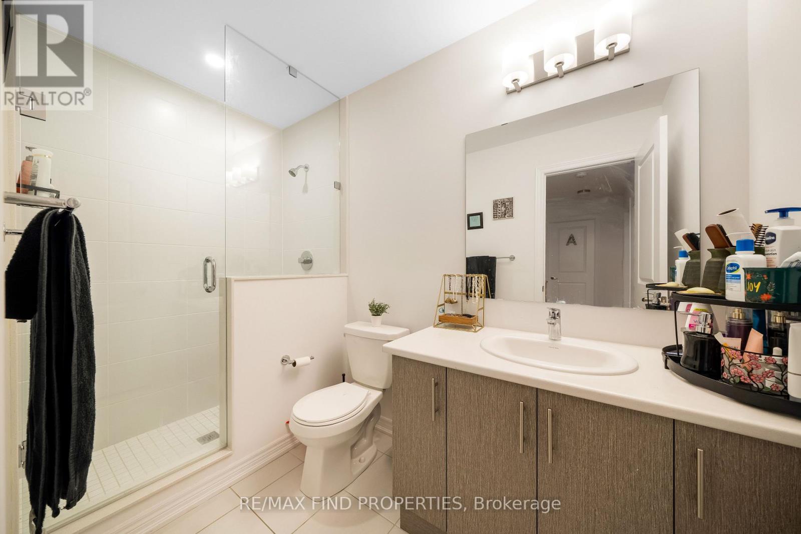 Photo 9 of 1125 Lockie Drive, Oshawa ON