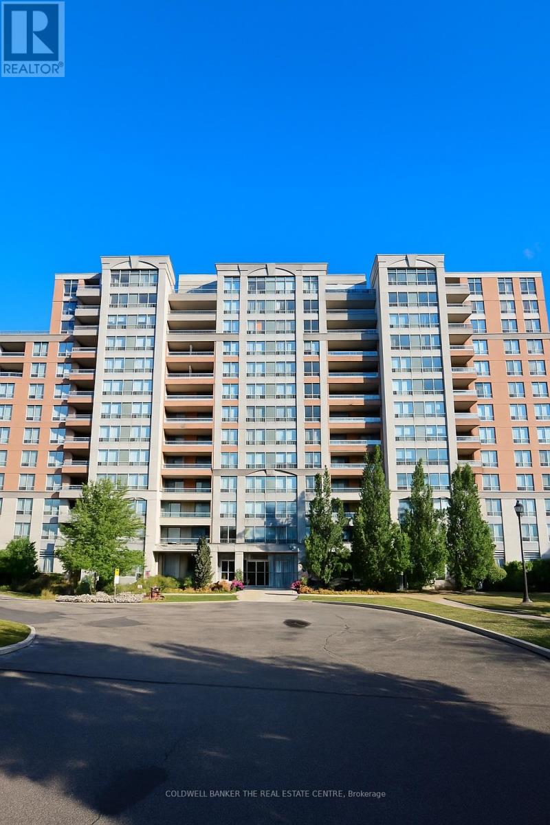 Photo 3 of 301 29 Northern Hts Drive, Richmond Hill ON