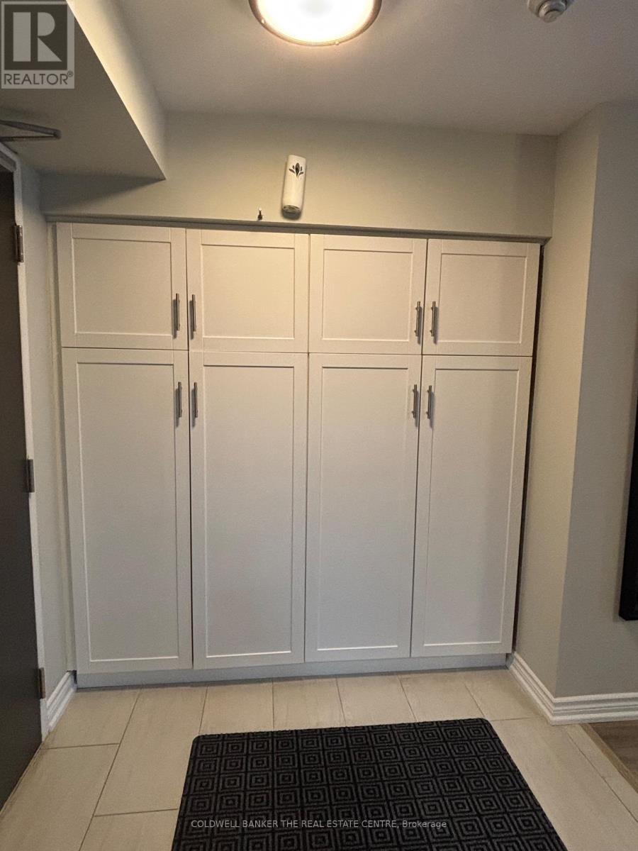 Photo 29 of 301 29 Northern Hts Drive, Richmond Hill ON