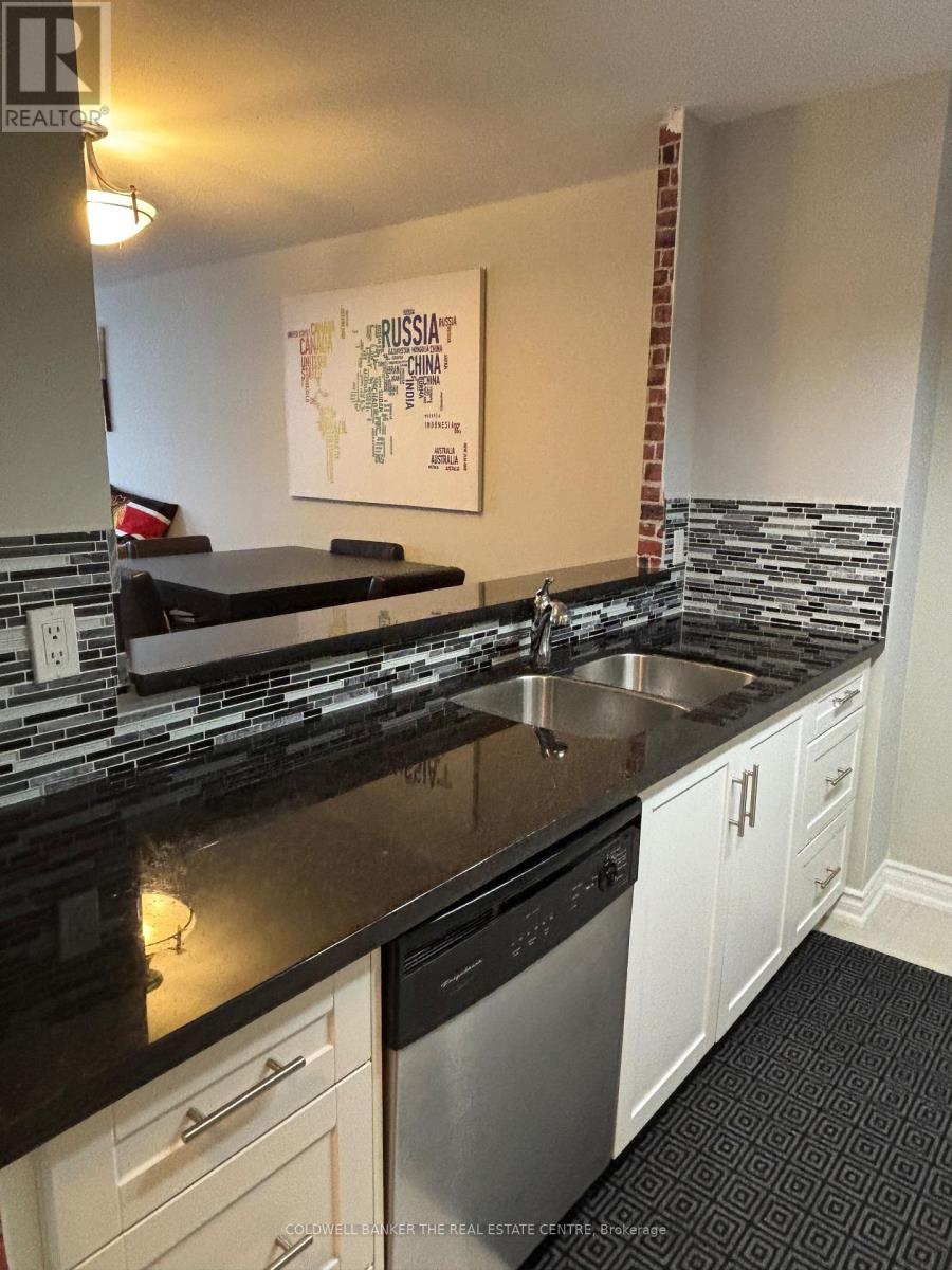 Photo 2 of 301 29 Northern Hts Drive, Richmond Hill ON