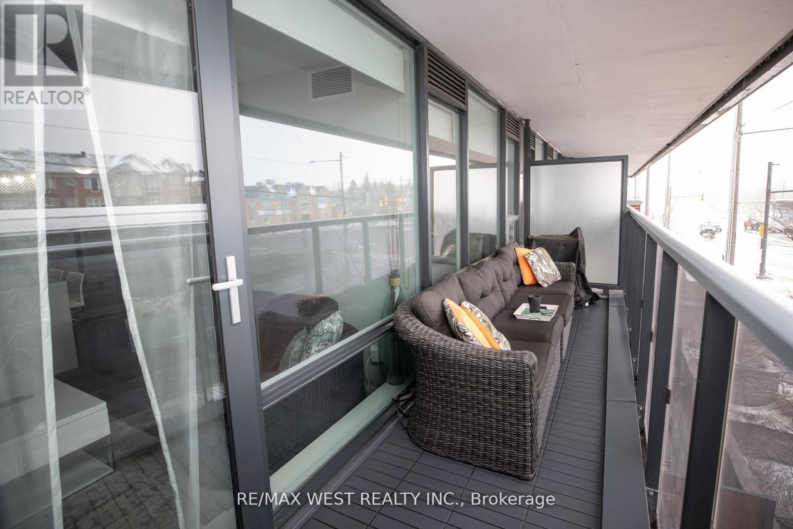 Photo 24 of 222 4800 Highway 7 Road, Vaughan ON