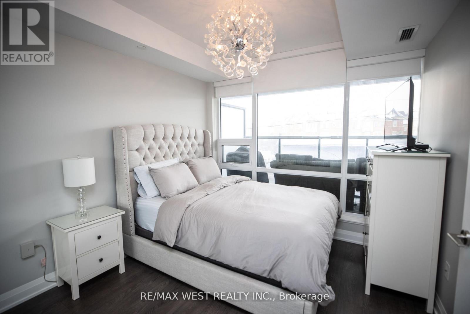 Photo 34 of 222 4800 Highway 7 Road, Vaughan ON