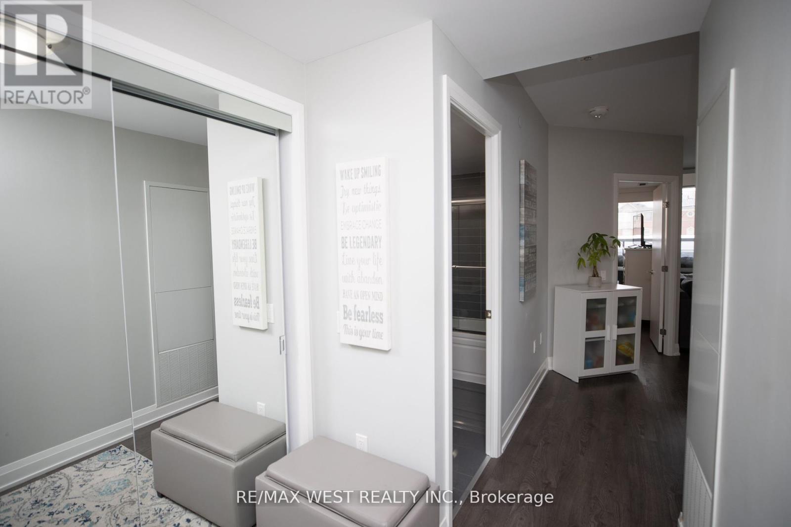 Photo 21 of 222 4800 Highway 7 Road, Vaughan ON
