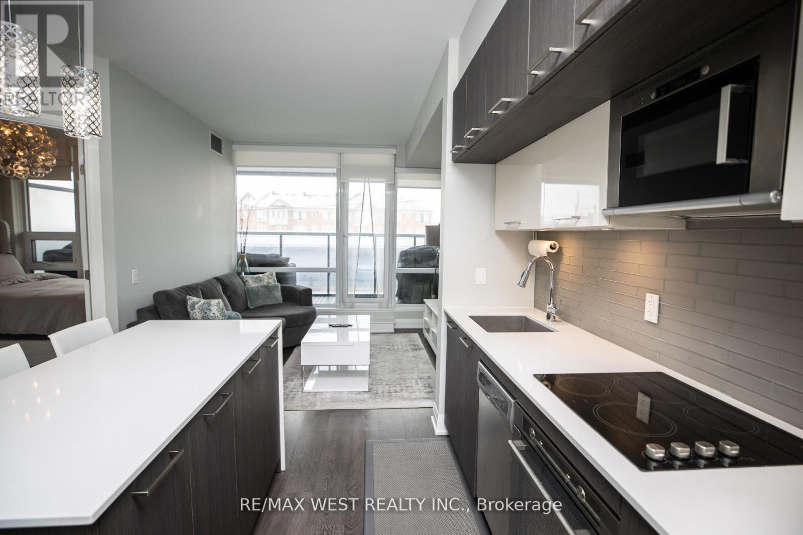 Photo 29 of 222 4800 Highway 7 Road, Vaughan ON
