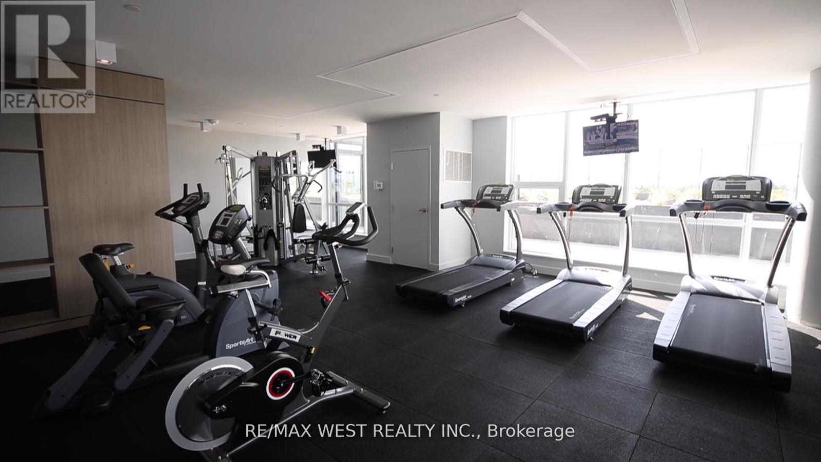 Photo 4 of 222 4800 Highway 7 Road, Vaughan ON