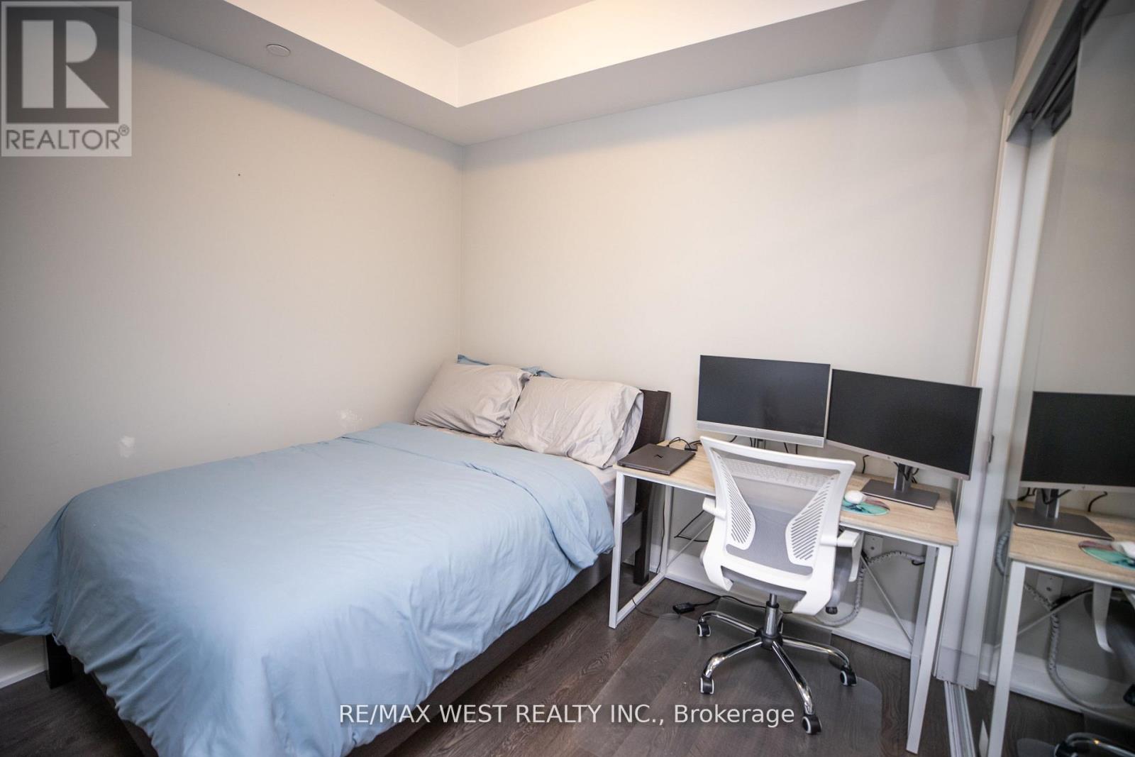 Photo 1 of 222 4800 Highway 7 Road, Vaughan ON