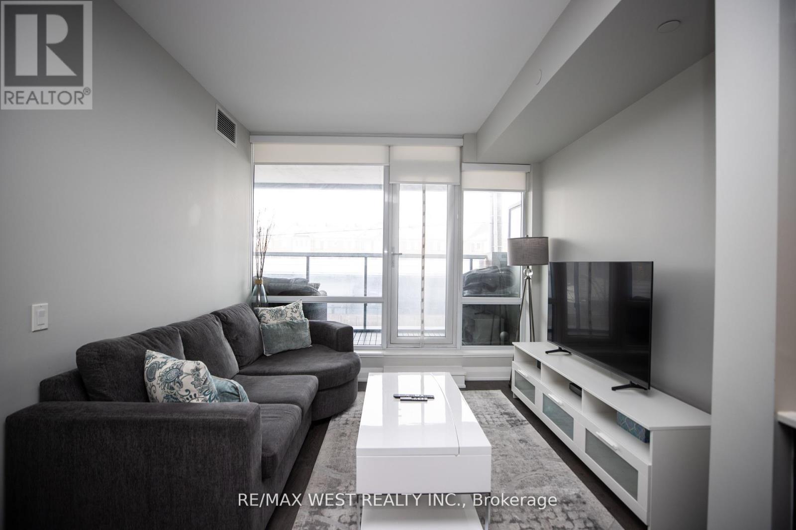 Photo 27 of 222 4800 Highway 7 Road, Vaughan ON