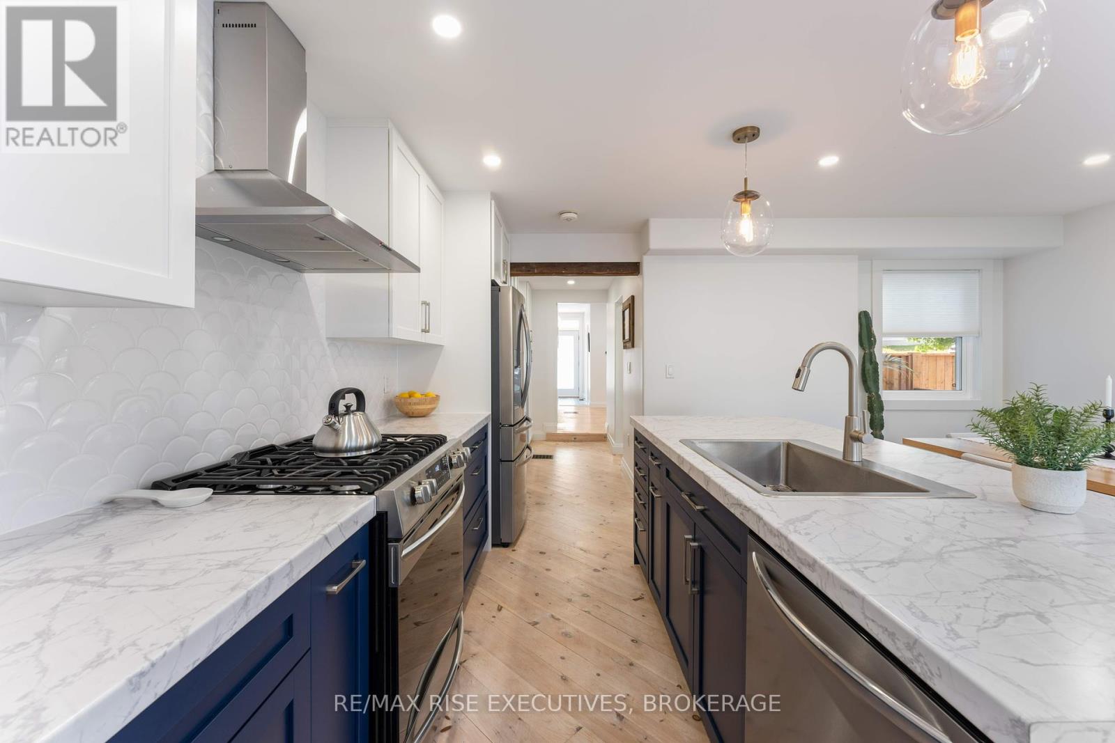 Photo 16 of 91 Raglan Road, Kingston ON