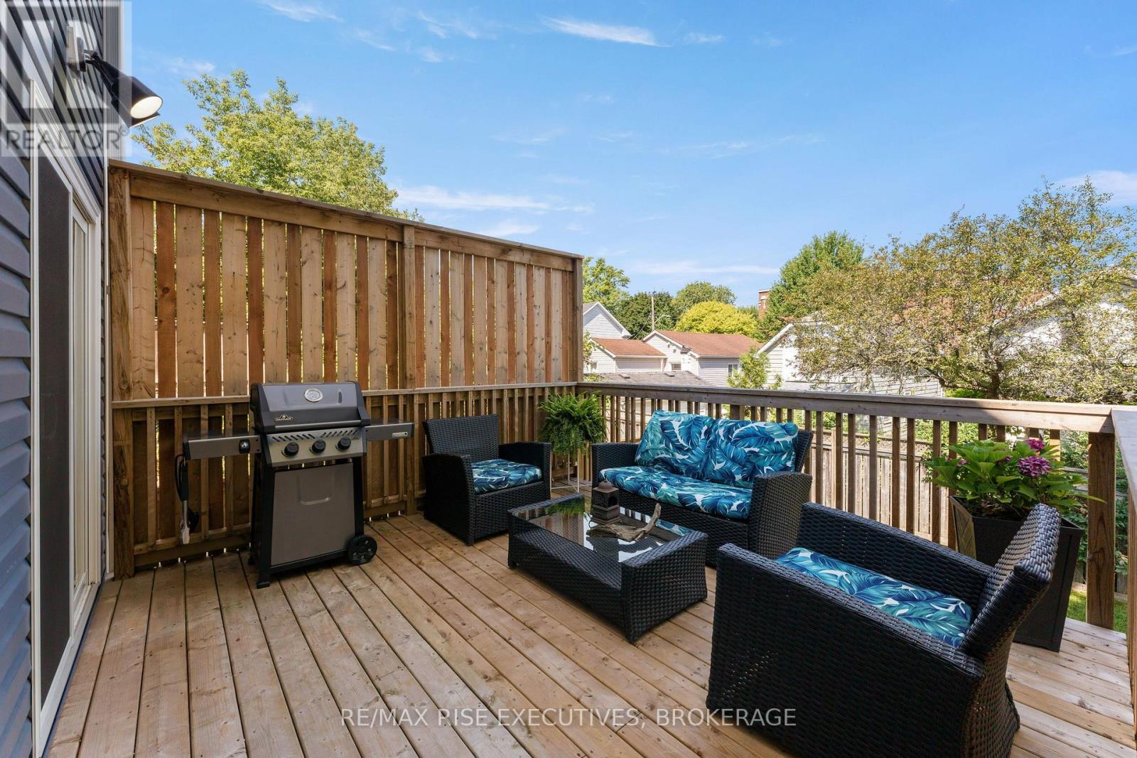 Photo 20 of 91 Raglan Road, Kingston ON