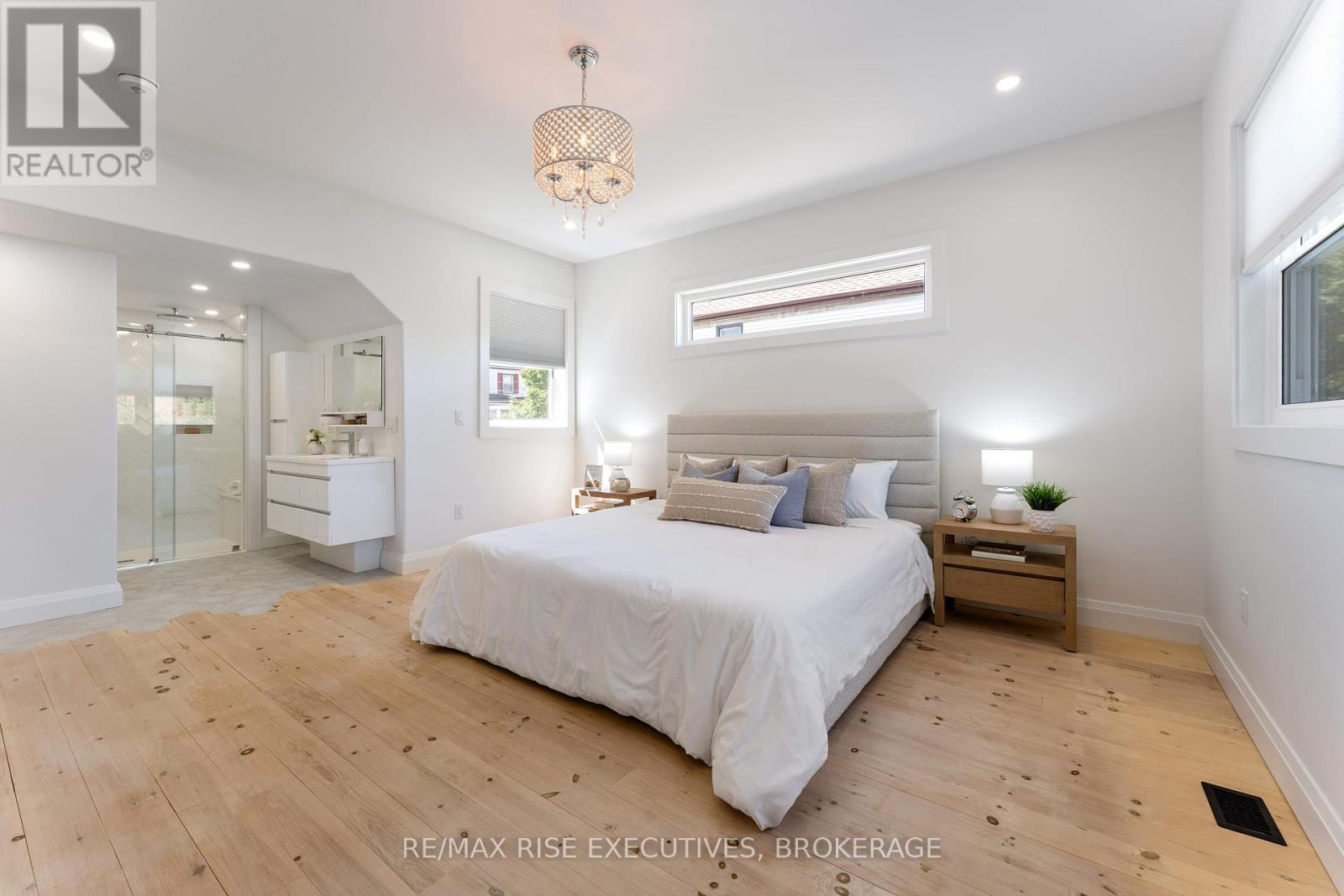 Photo 26 of 91 Raglan Road, Kingston ON