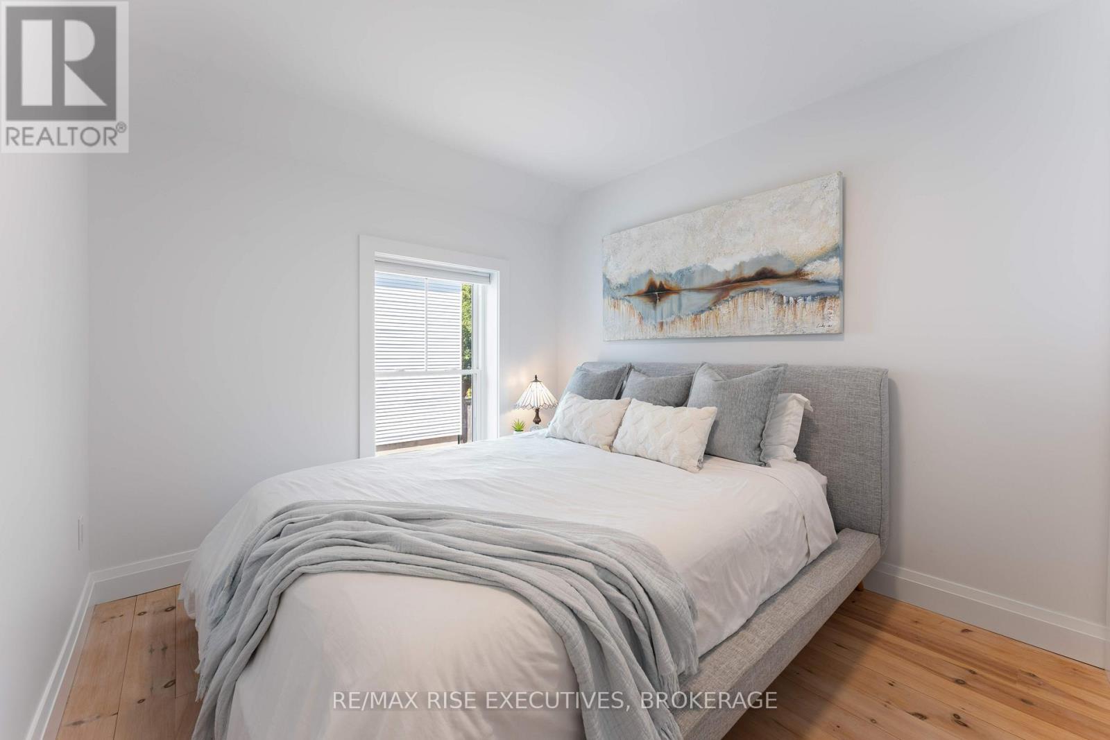 Photo 27 of 91 Raglan Road, Kingston ON