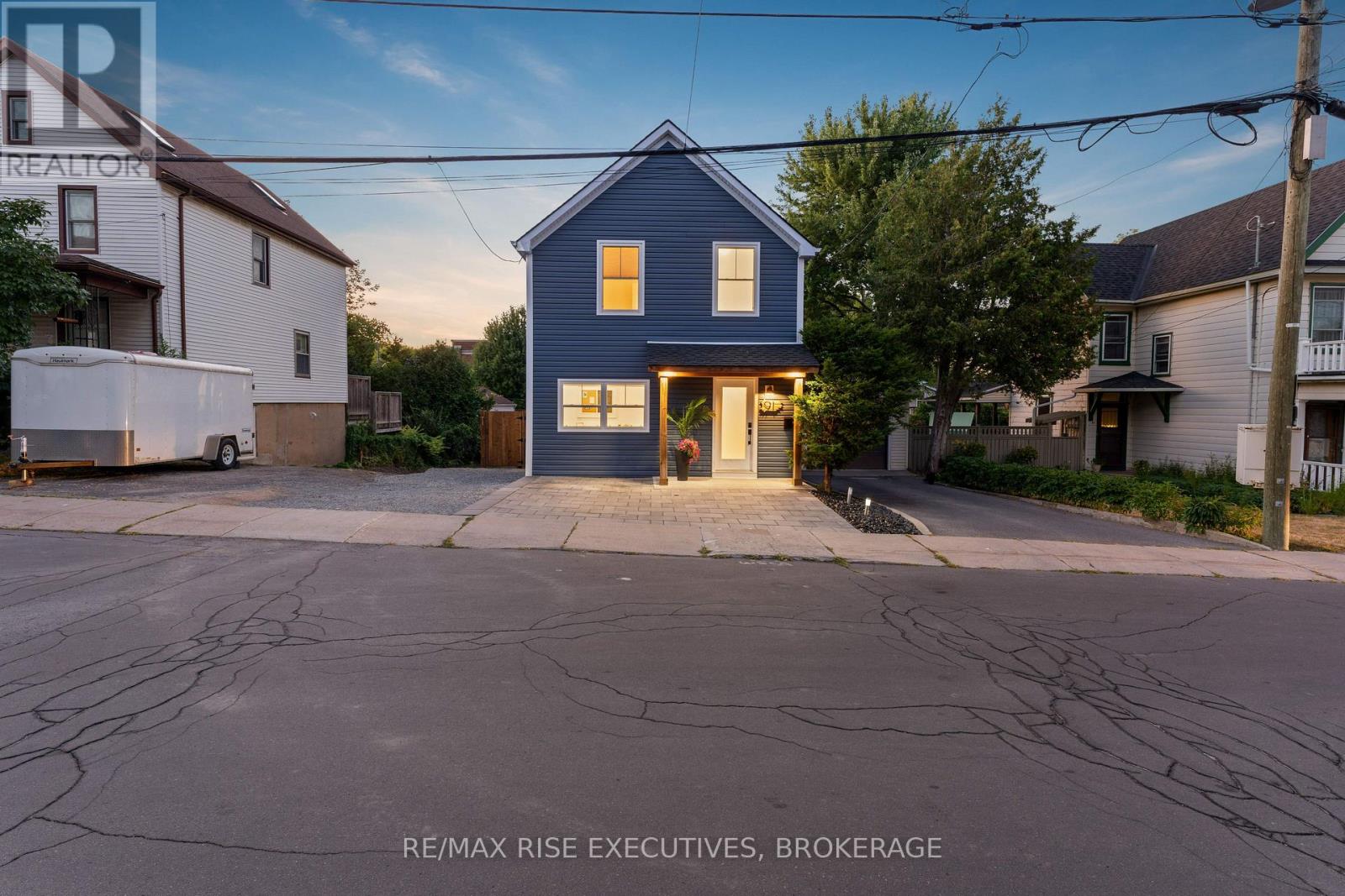 Photo 3 of 91 Raglan Road, Kingston ON