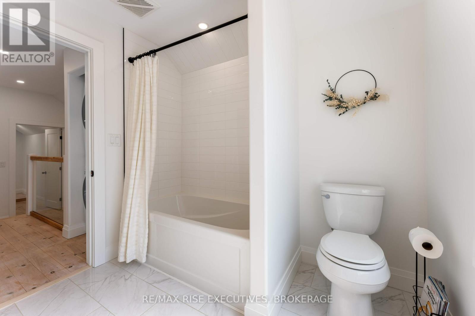 Photo 30 of 91 Raglan Road, Kingston ON