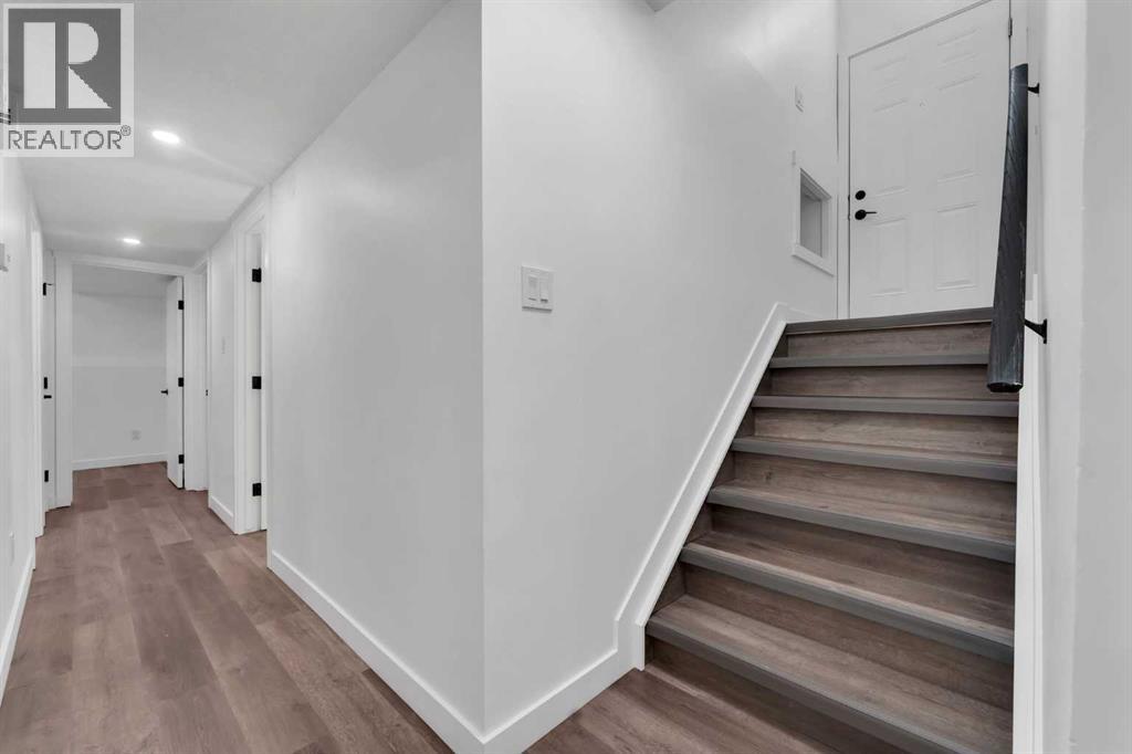 Single Family House Bi-level for Sale in   Hunterview Drive NW Huntington Hills Calgary 