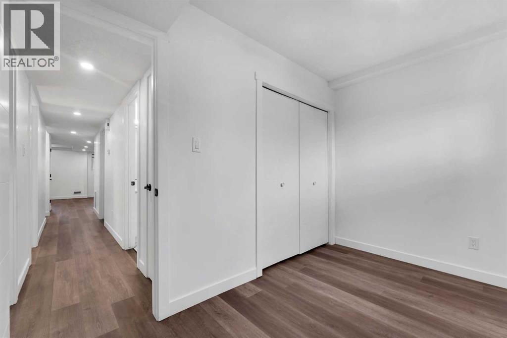 Single Family House Bi-level for Sale in   Hunterview Drive NW Huntington Hills Calgary 