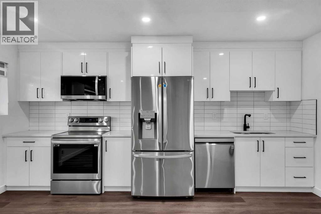 Single Family House Bi-level for Sale in   Hunterview Drive NW Huntington Hills Calgary 