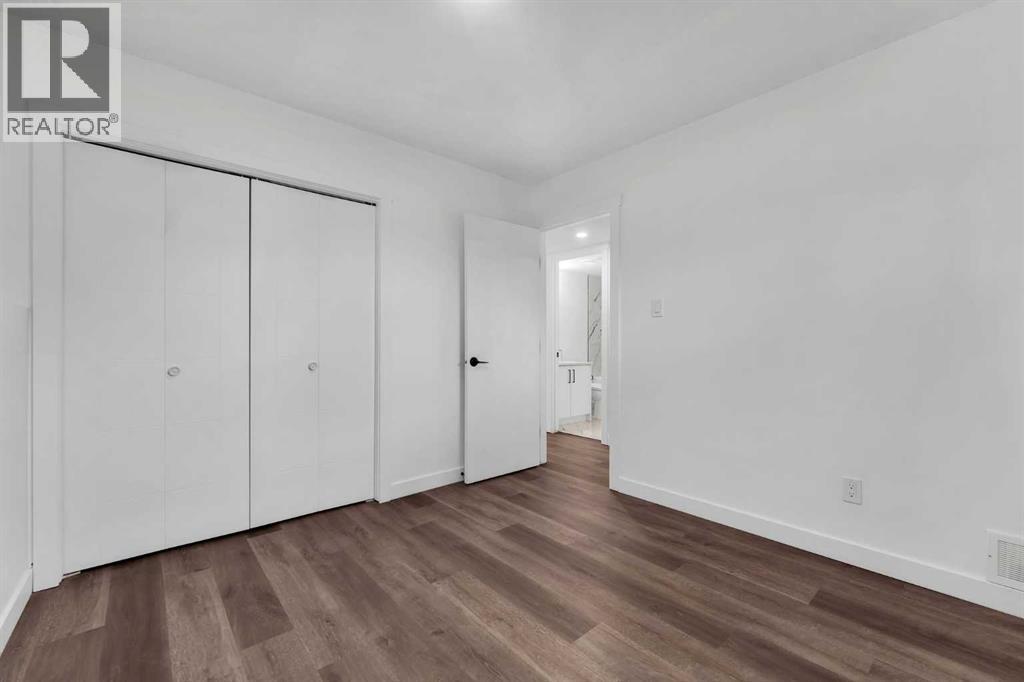 Single Family House Bi-level for Sale in   Hunterview Drive NW Huntington Hills Calgary 