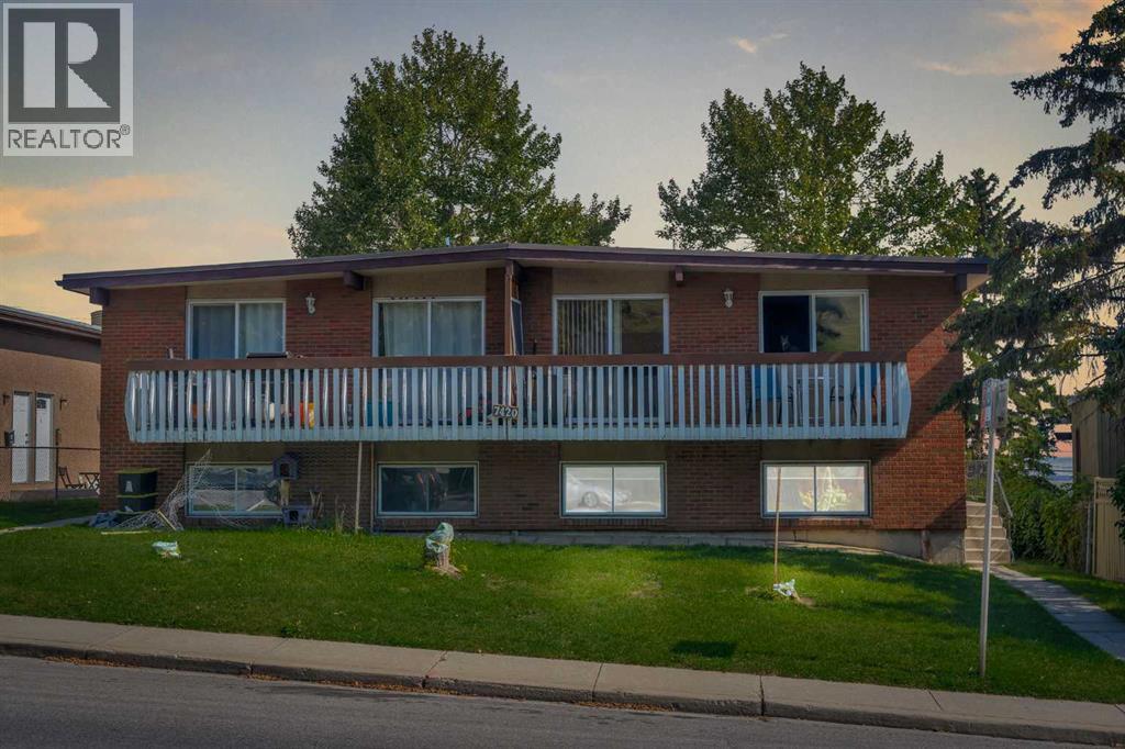 Single Family House Bi-level for Sale in   Hunterview Drive NW Huntington Hills Calgary 