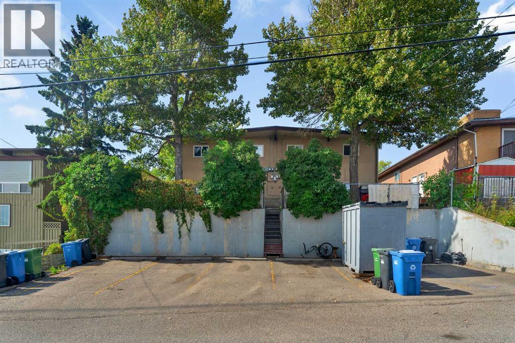 Single Family House Bi-level for Sale in   Hunterview Drive NW Huntington Hills Calgary 
