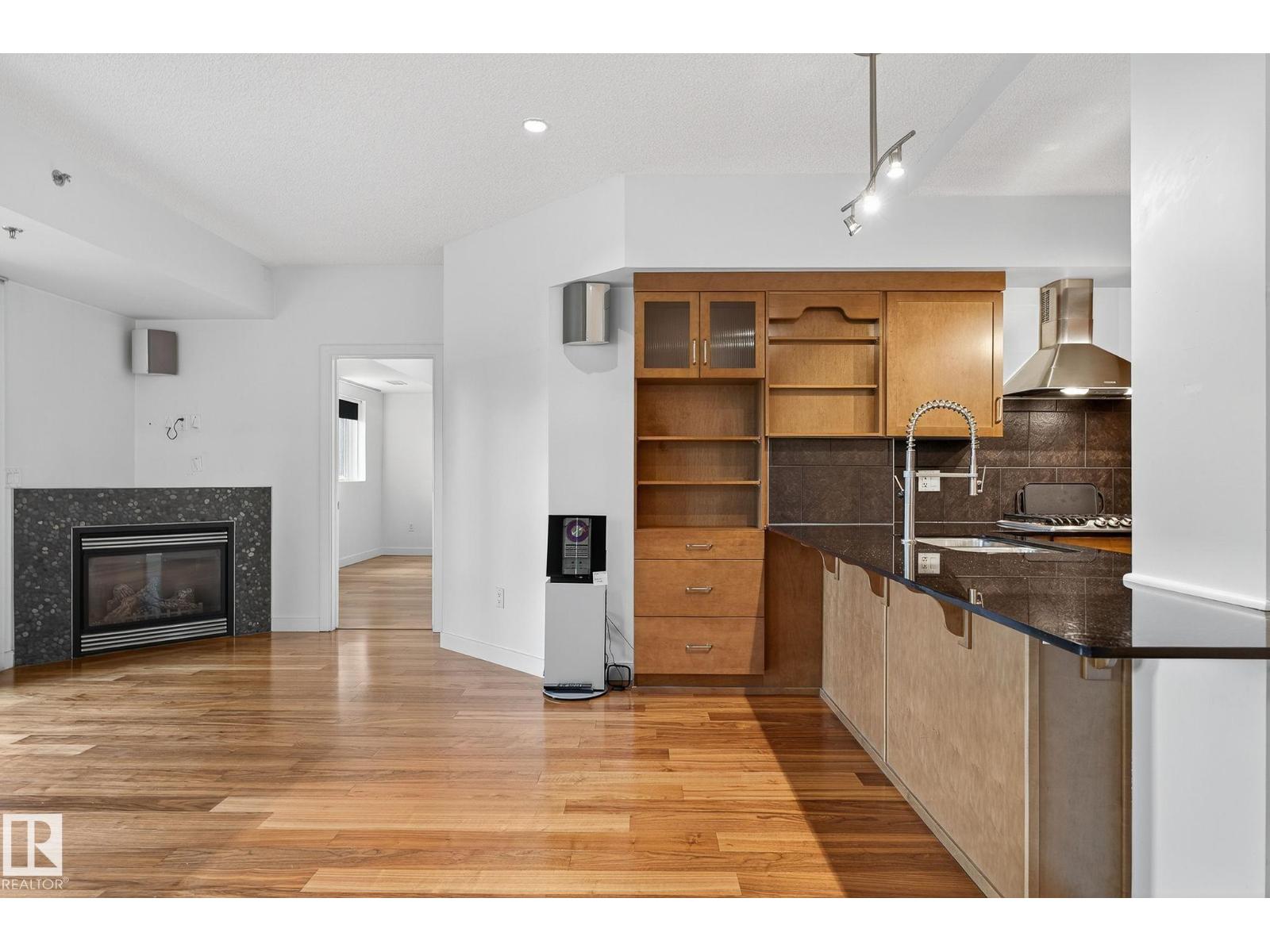 Photo 11 of 306 9316 82 Av Nw Nw, Edmonton AB