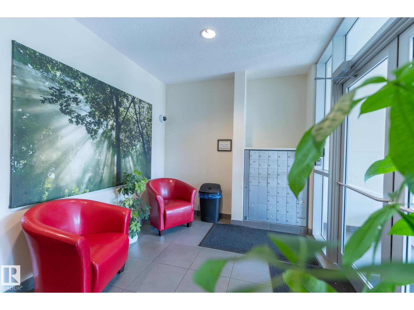 Photo 10 of 306 9316 82 Av Nw Nw, Edmonton AB