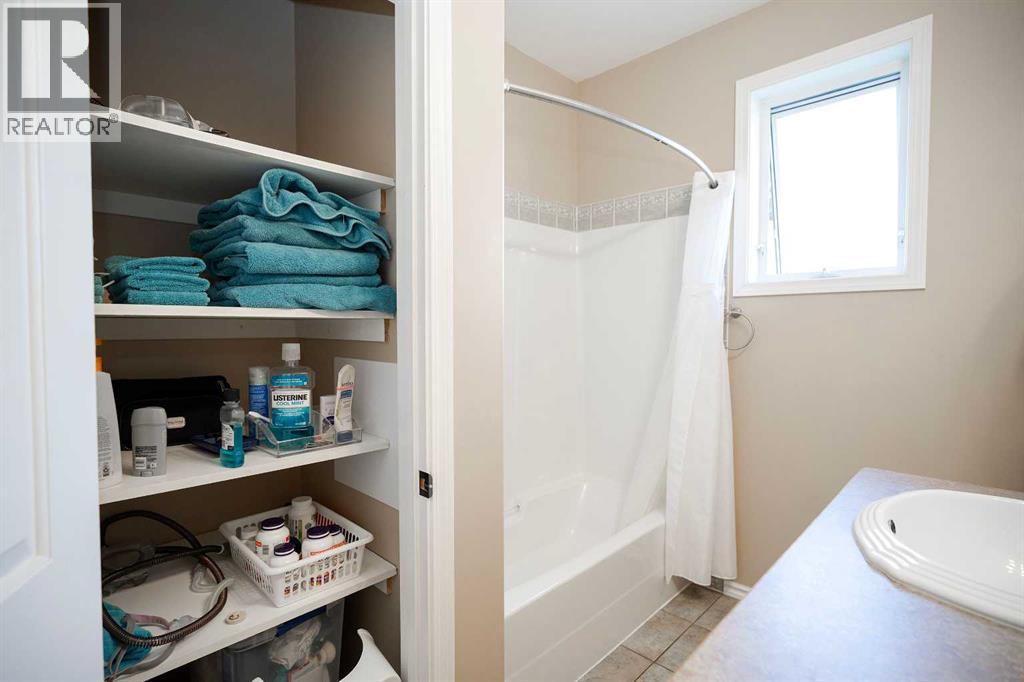 Photo 18 of 4713 Westbrooke Road, Blackfalds AB