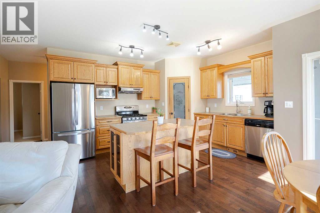Photo 9 of 4713 Westbrooke Road, Blackfalds AB