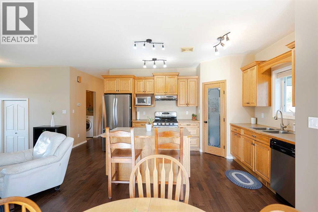 Photo 10 of 4713 Westbrooke Road, Blackfalds AB