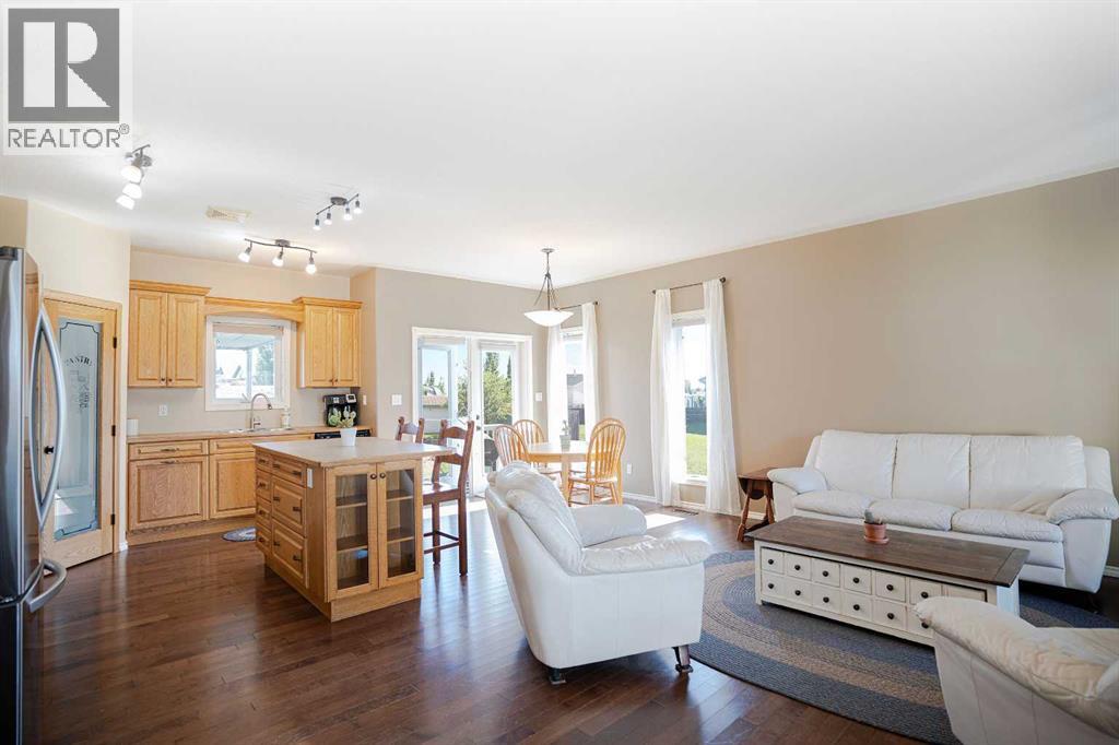 Photo 5 of 4713 Westbrooke Road, Blackfalds AB