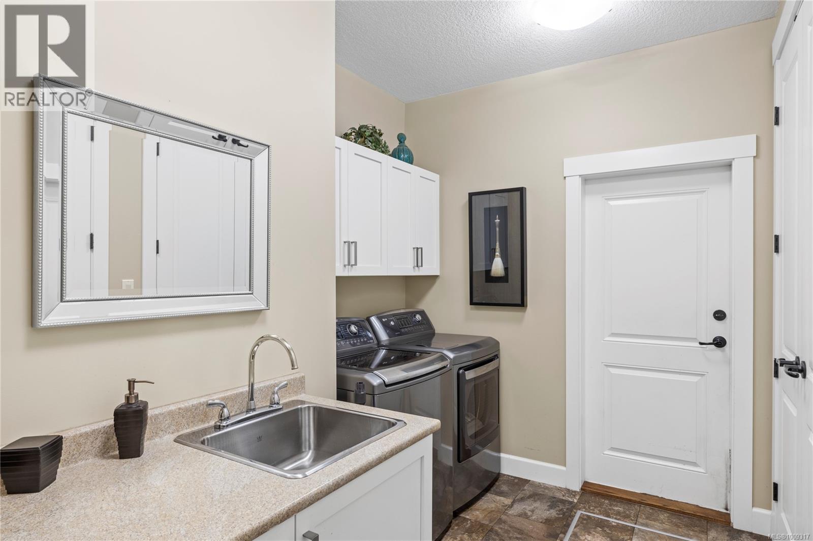 Photo 29 of 983 Windridge Pl, French Creek BC