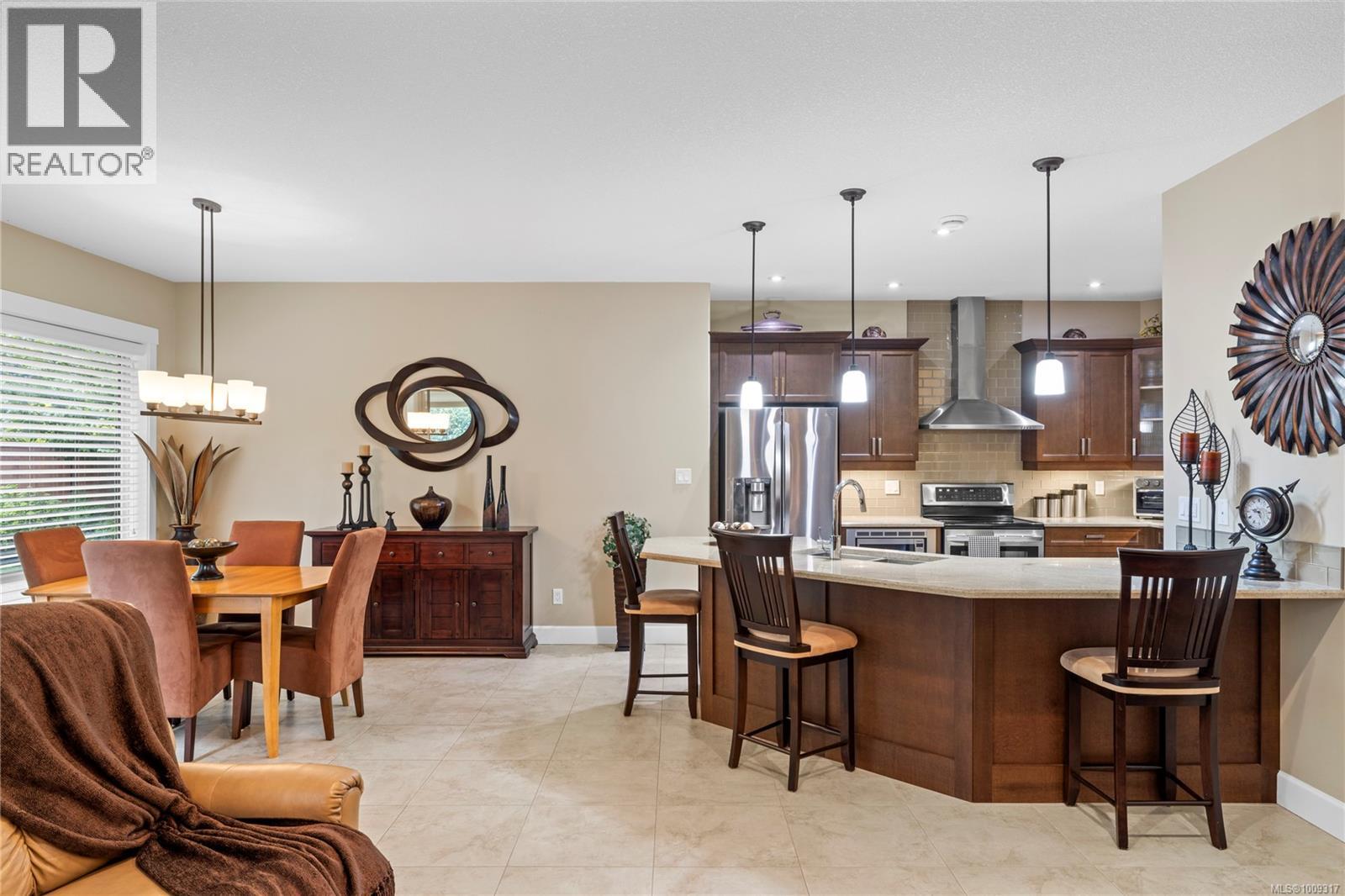 Photo 3 of 983 Windridge Pl, French Creek BC