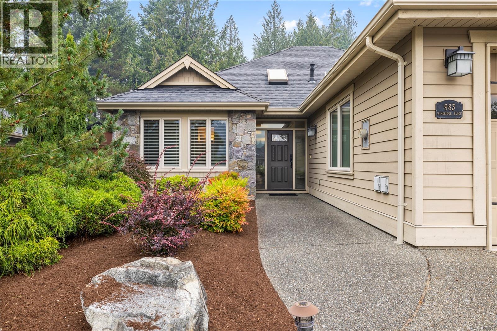 Photo 31 of 983 Windridge Pl, French Creek BC