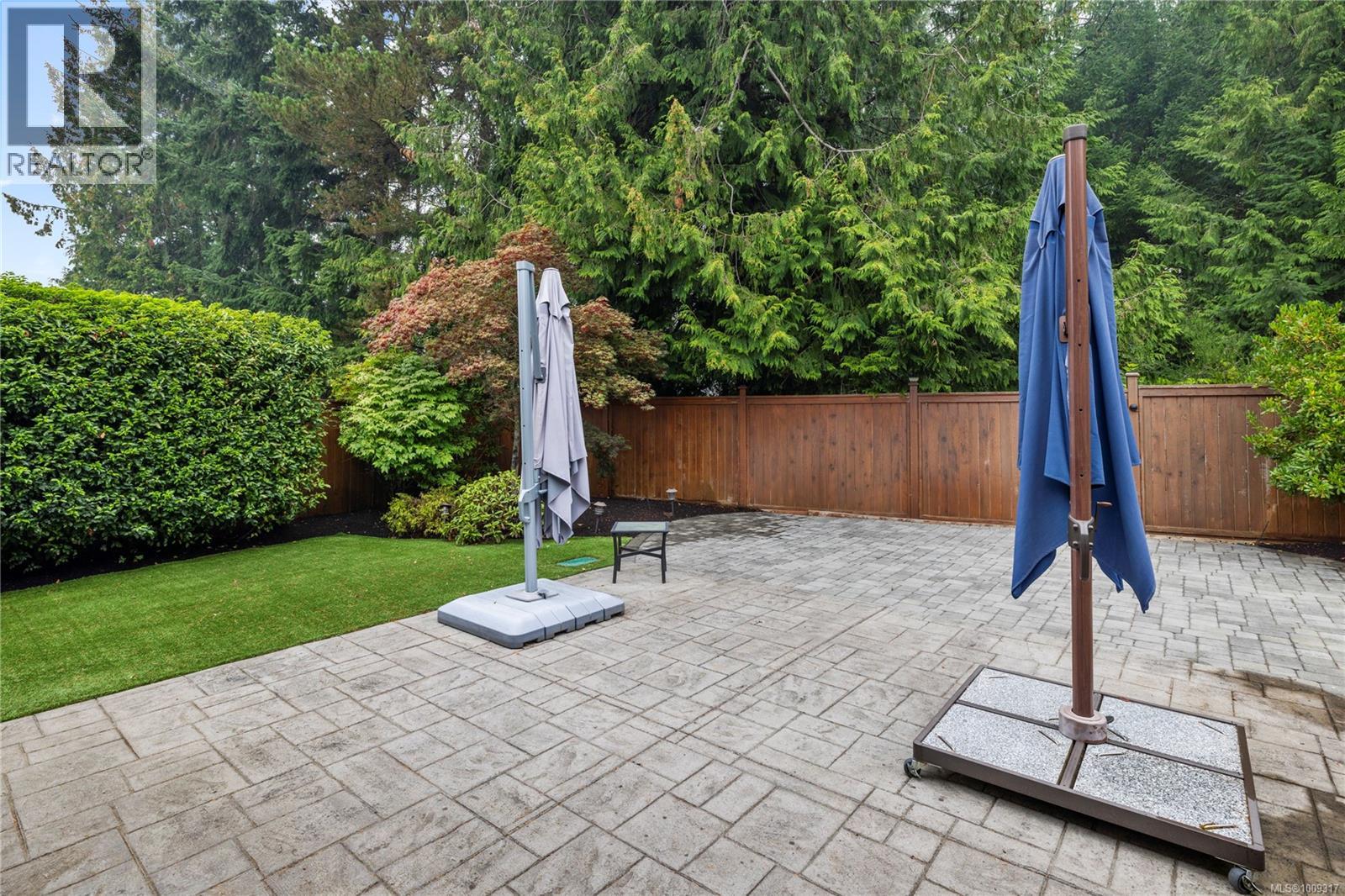 Photo 36 of 983 Windridge Pl, French Creek BC