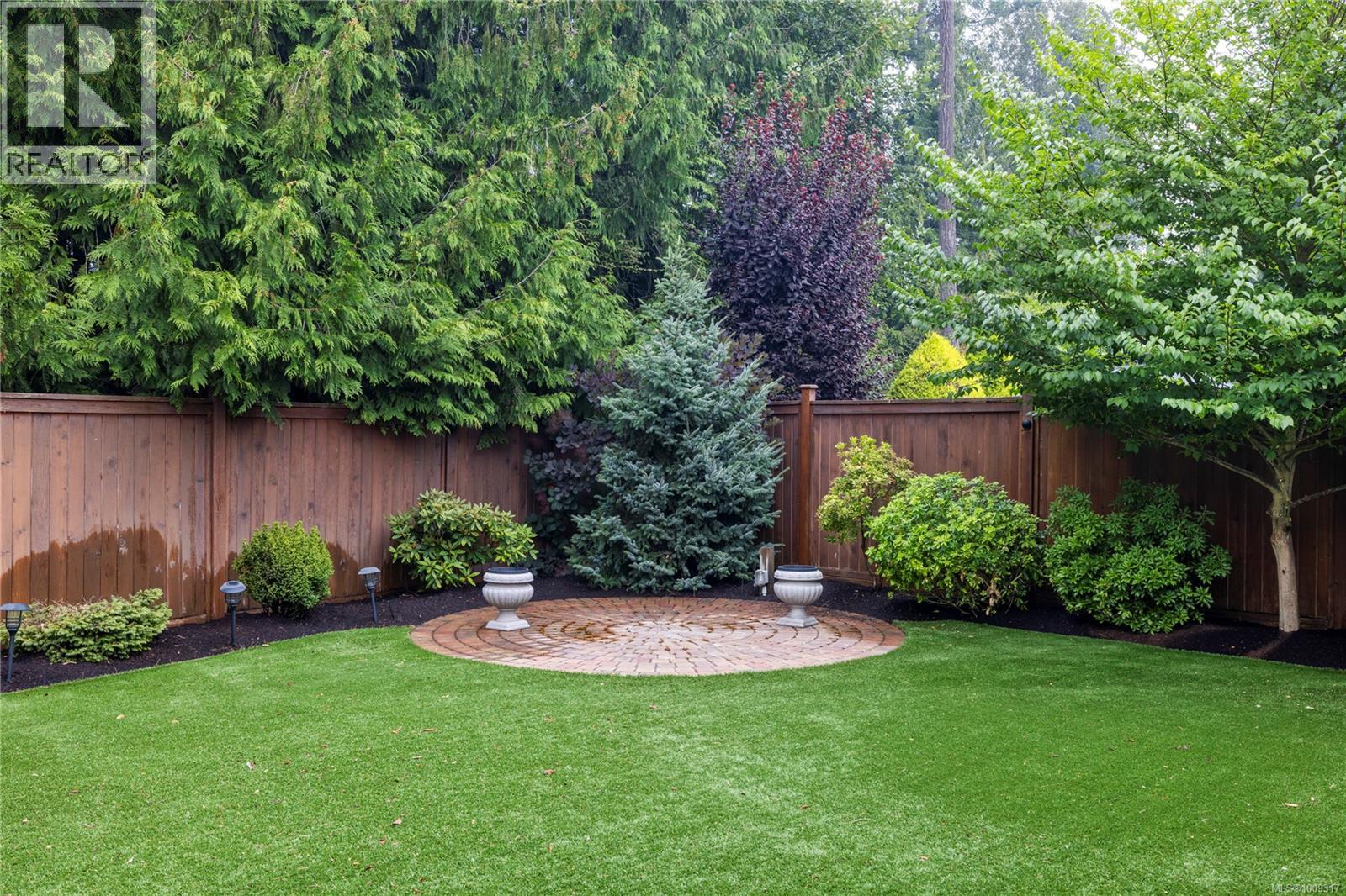 Photo 37 of 983 Windridge Pl, French Creek BC