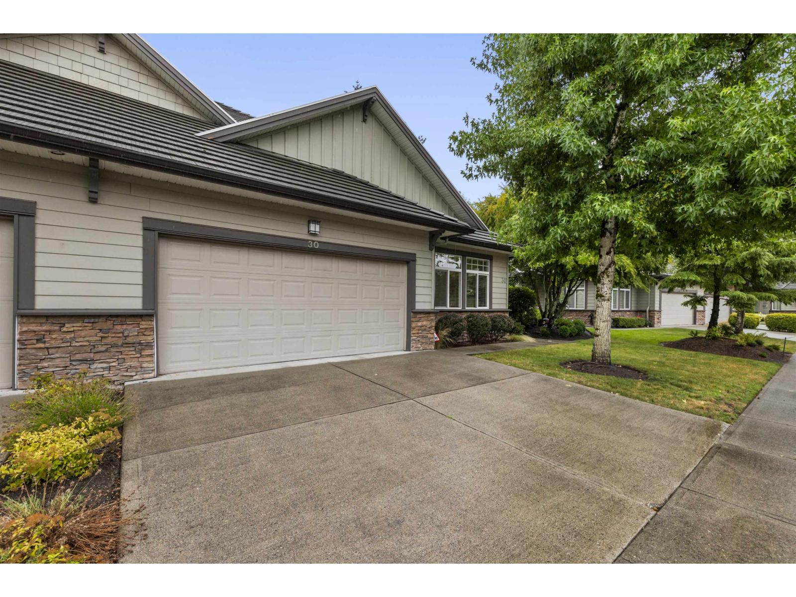 Photo 1 of 30 5688 152 Street, Surrey BC