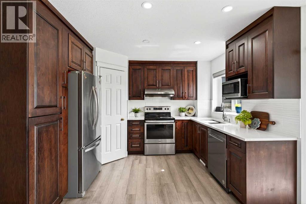 Single Family House for Sale in  Martinvalley Court NE Martindale Calgary 