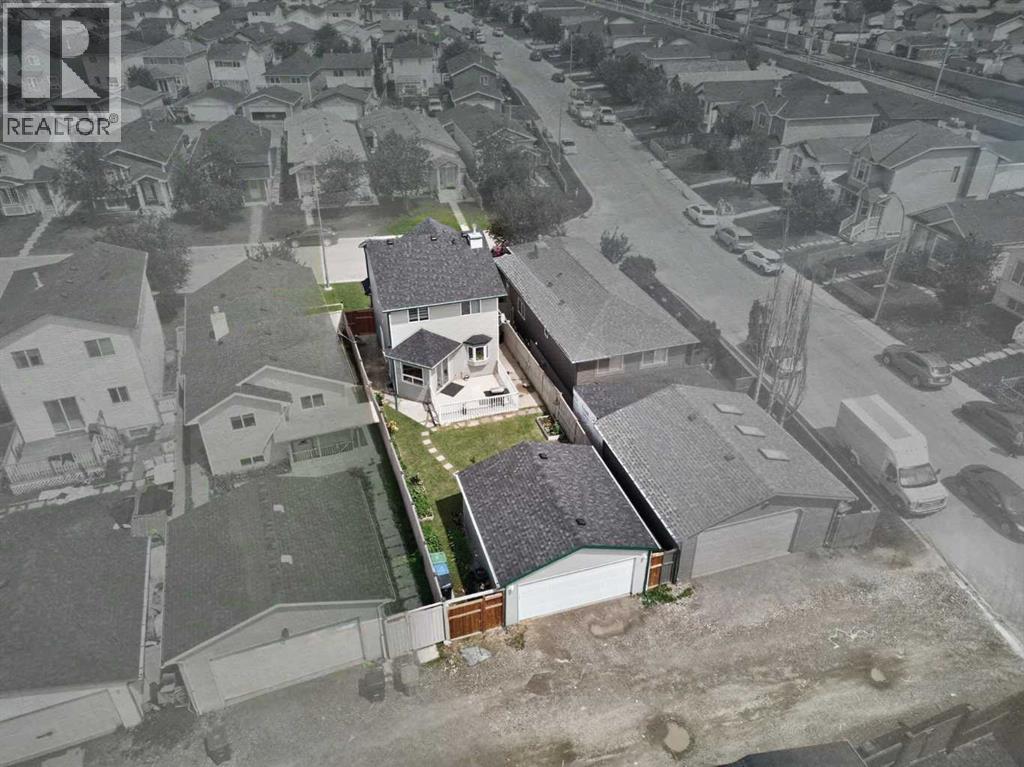 Single Family House for Sale in  Martinvalley Court NE Martindale Calgary 