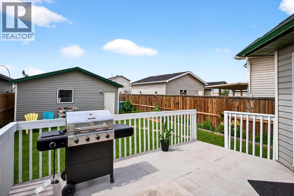 Single Family House for Sale in  Martinvalley Court NE Martindale Calgary 
