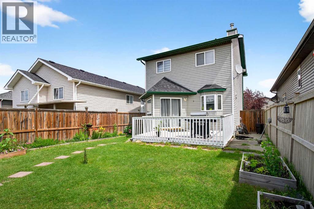 Single Family House for Sale in  Martinvalley Court NE Martindale Calgary 
